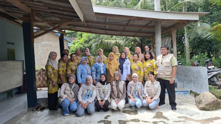 foto bersama posyandu