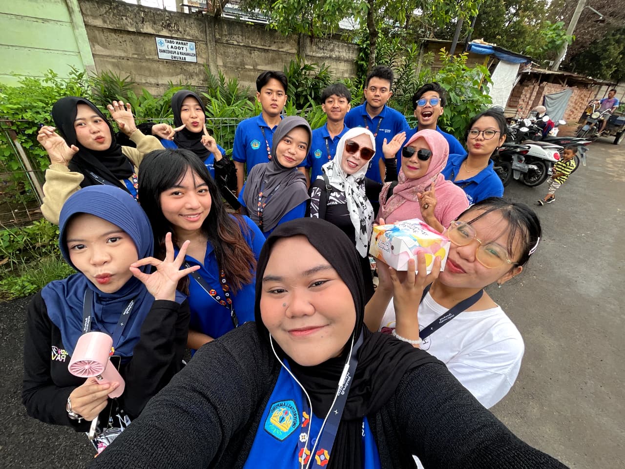 senam bersama ibu--ibu 15 januari 2026