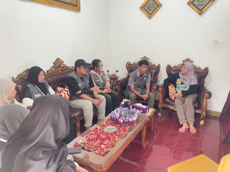 silaturahmi bu lurah 1