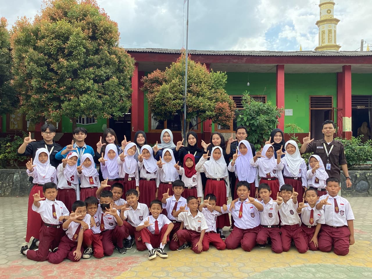 sosialisasi edukasi pemilahan sampah organik dan anorganik