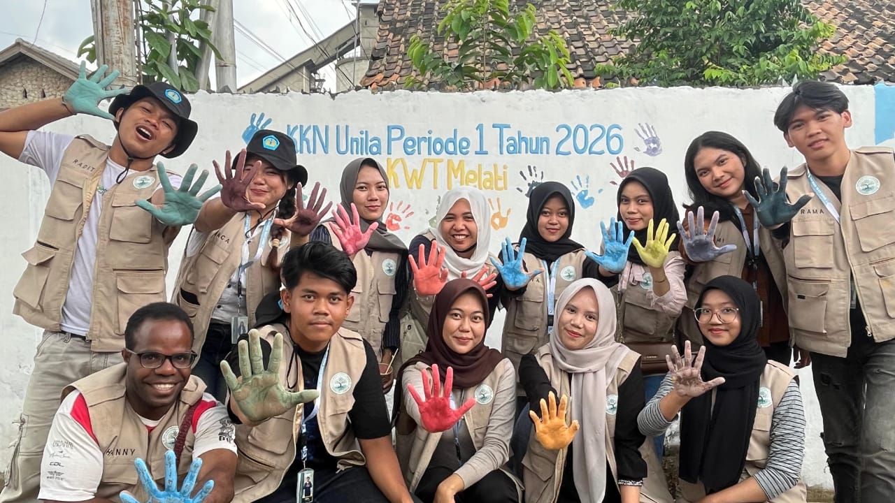 finalisasi pengecatan mural