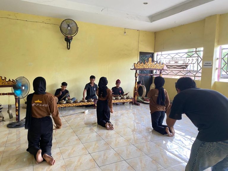 67ba706c-ff6c-4b95-a0b6-39ce0311c387