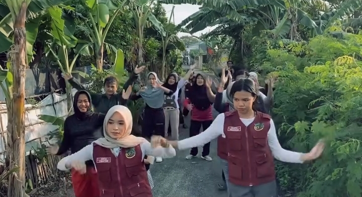 Senam Bersama Ibu ibu Kuripan