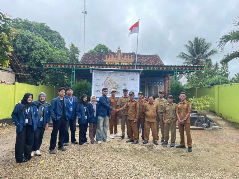 Mahasiswa KKN Universitas Lampung Resmikan Program Peta Wilayah Desa dan Penanda Batas Dusun di Pekon Tunggul Pawenang