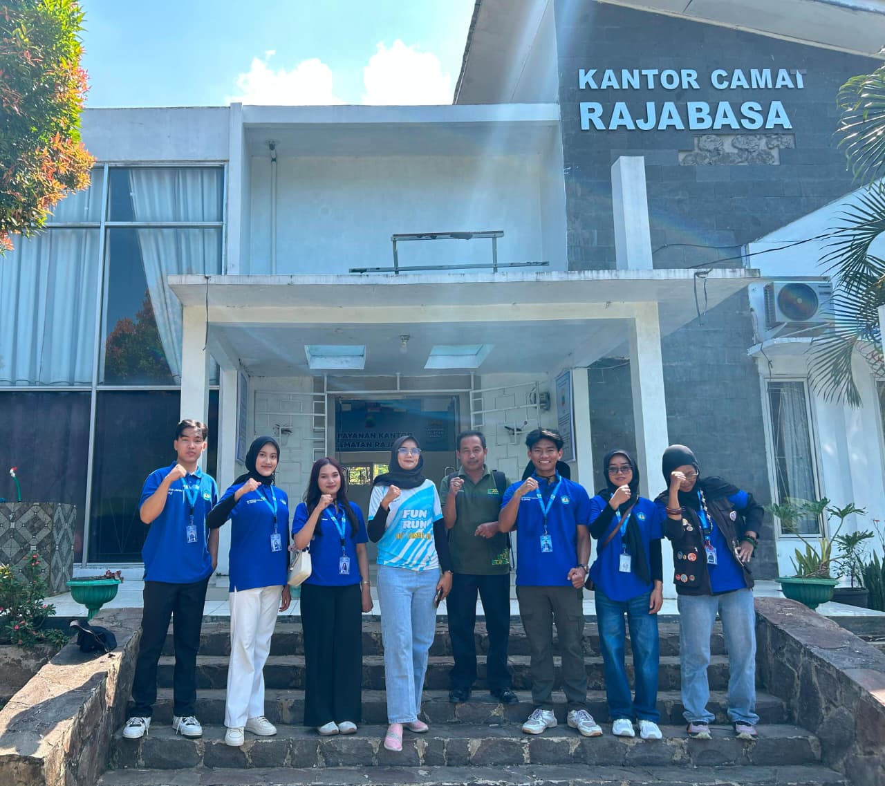 Foto Pelepasan kkn (2)