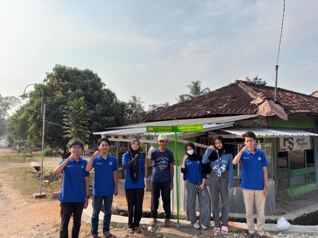 Pemasangan Plang Jalan