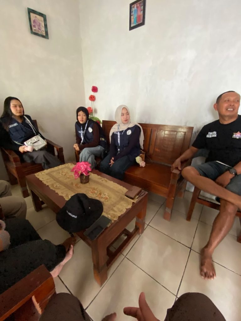 KUNJUNGAN KADES