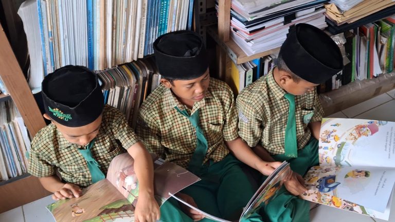 kunjungan literasi 1